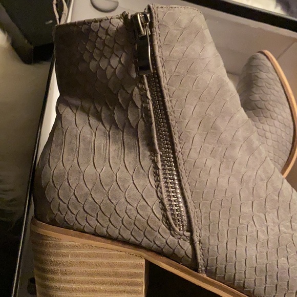 Ccocci grey snake pattern suede NEW - Picture 8 of 8